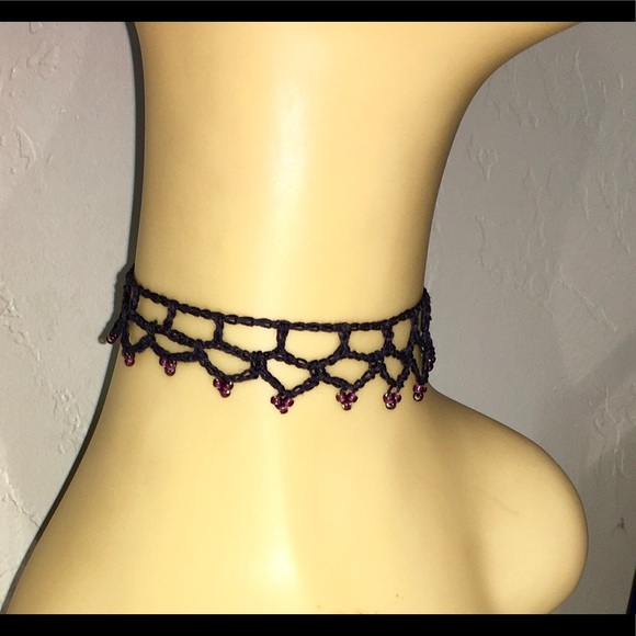 Hand Crafted Delicate Victorian Crochet Choker - Picture 6 of 8